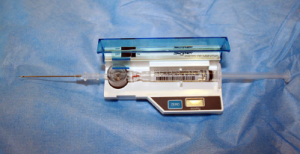 Figure 1: Stryker intracompartmental pressure monitoring device. To measure the pressure in a particular compartment, set the device to zero, insert the needle into the compartment and perpendicular to the skin, inject 0.3 mL sterile saline, and read the pressure displayed on the screen. 